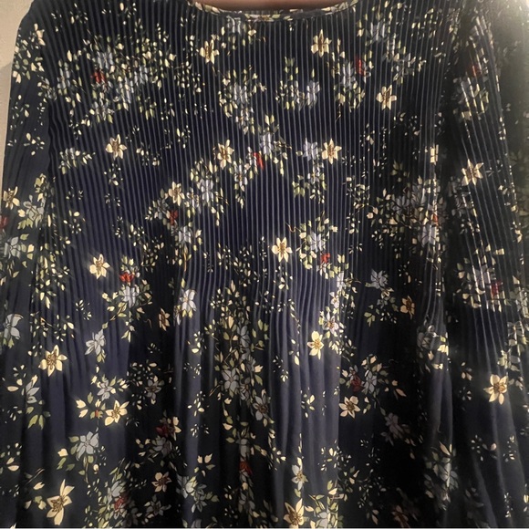 Max Studio Dark Blue Floral Blouse - Large - NWOT - Picture 5 of 8